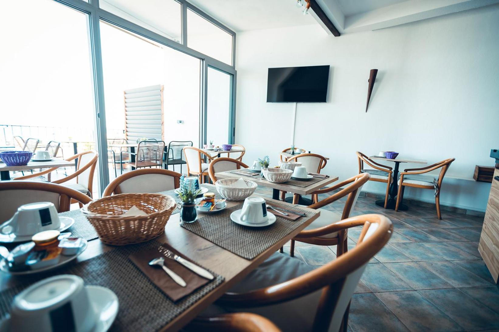 Marina D'Oro Hotel มาชินาจิโอ ภายนอก รูปภาพ